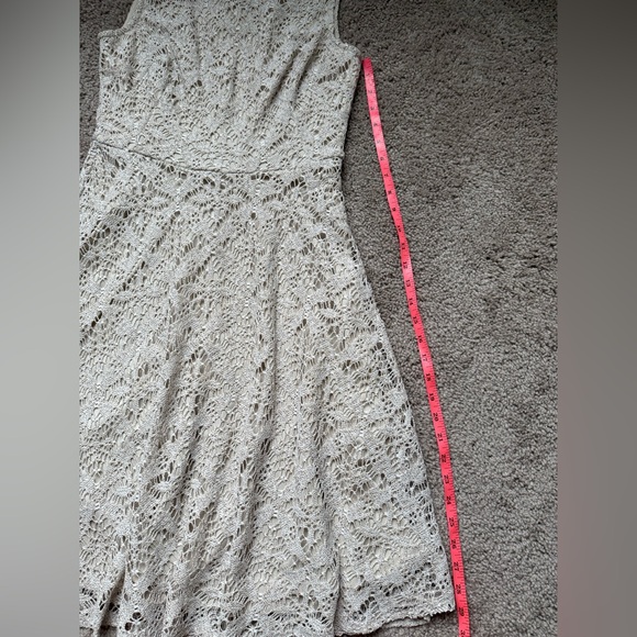London Times Beige Lace Dress 4 - Picture 7 of 10